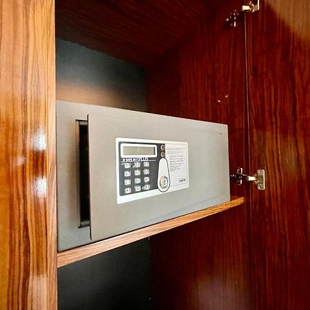 Royal Studio Apartment With A Perfect View - Yamaluxe Bukareszt Zewnętrze zdjęcie