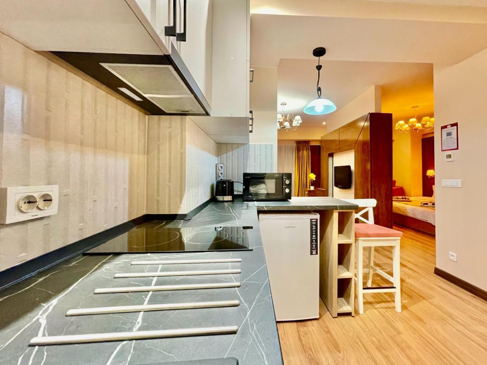 Royal Studio Apartment With A Perfect View - Yamaluxe Bukareszt Zewnętrze zdjęcie