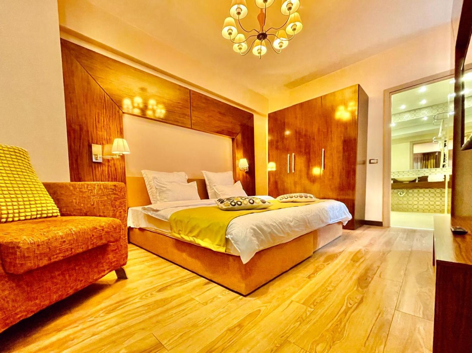 Royal Studio Apartment With A Perfect View - Yamaluxe Bukareszt Zewnętrze zdjęcie