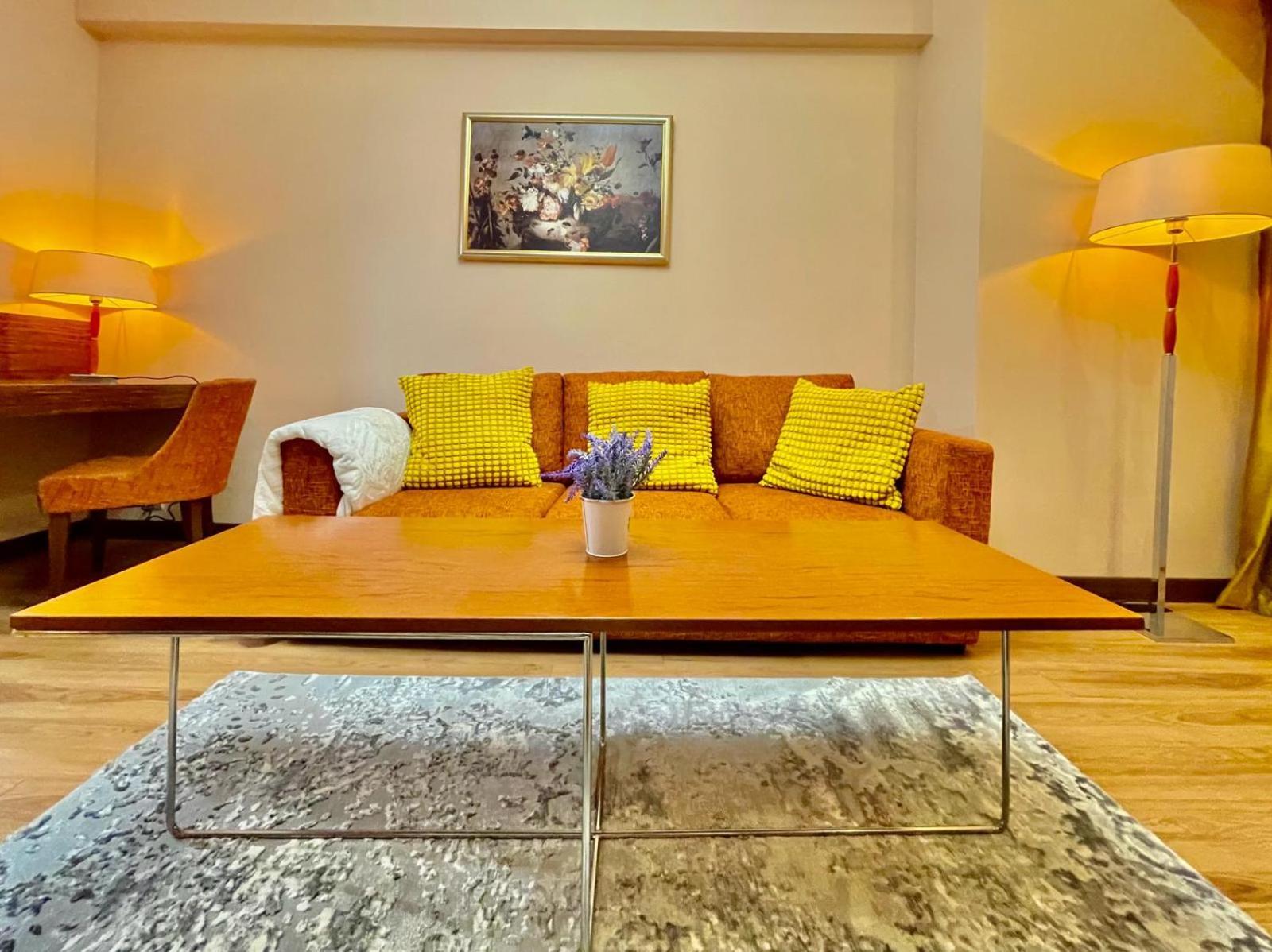 Royal Studio Apartment With A Perfect View - Yamaluxe Bukareszt Zewnętrze zdjęcie