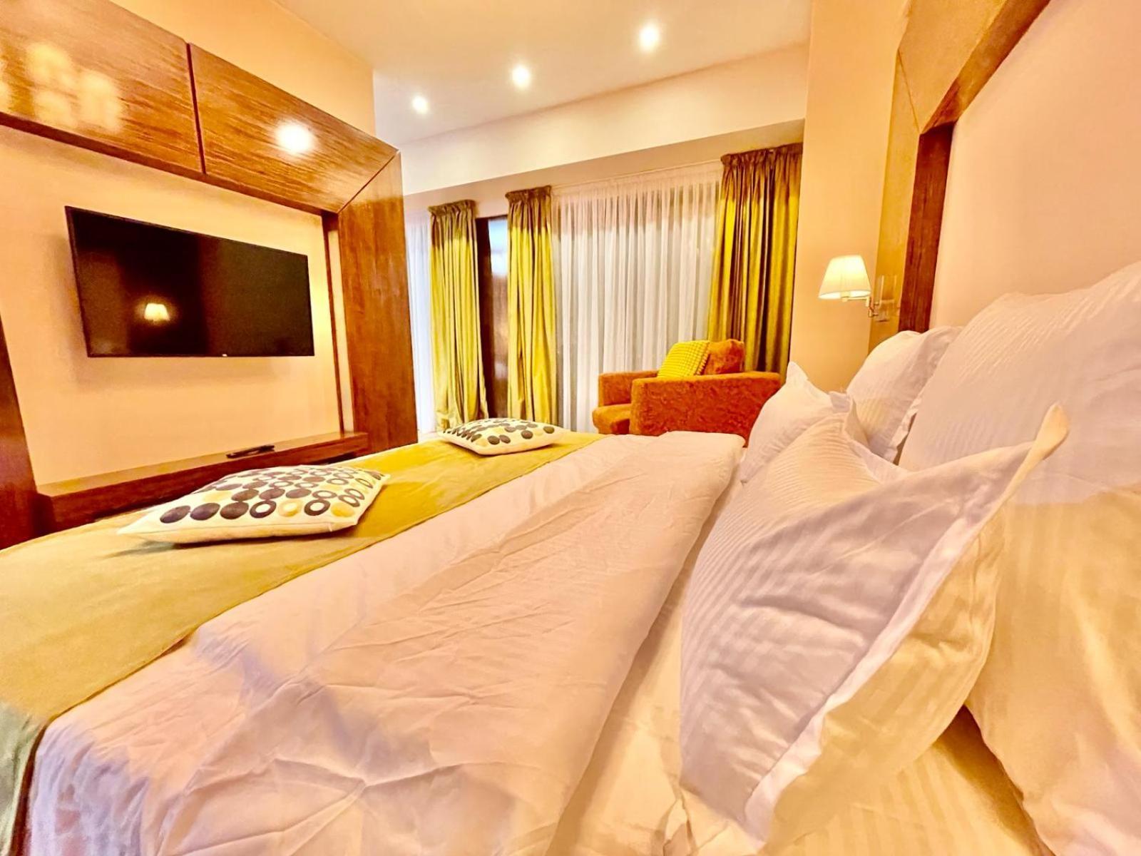 Royal Studio Apartment With A Perfect View - Yamaluxe Bukareszt Zewnętrze zdjęcie