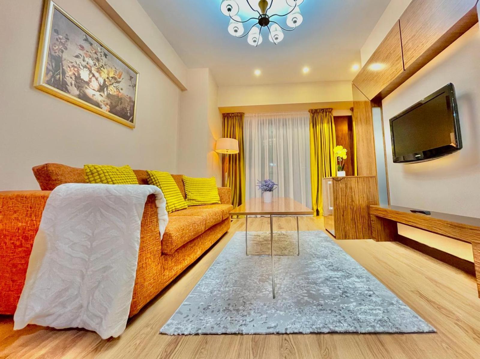 Royal Studio Apartment With A Perfect View - Yamaluxe Bukareszt Zewnętrze zdjęcie