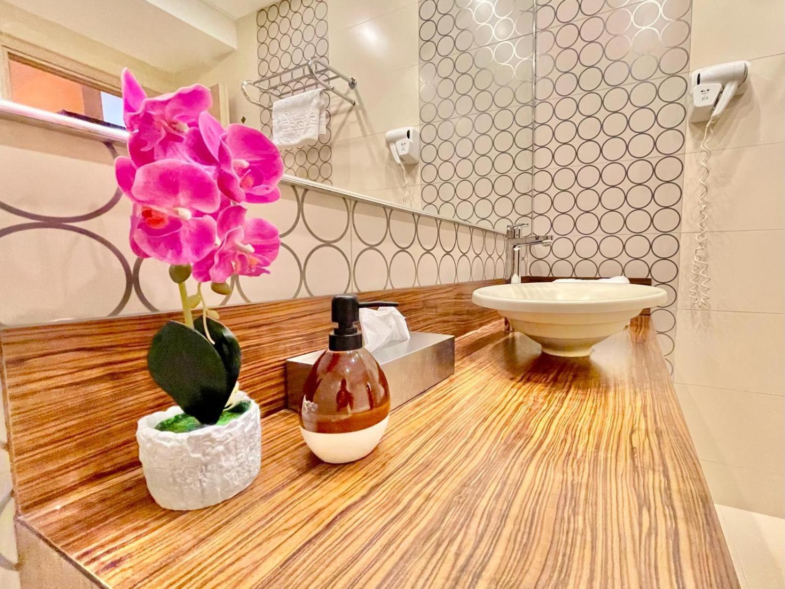 Royal Studio Apartment With A Perfect View - Yamaluxe Bukareszt Zewnętrze zdjęcie