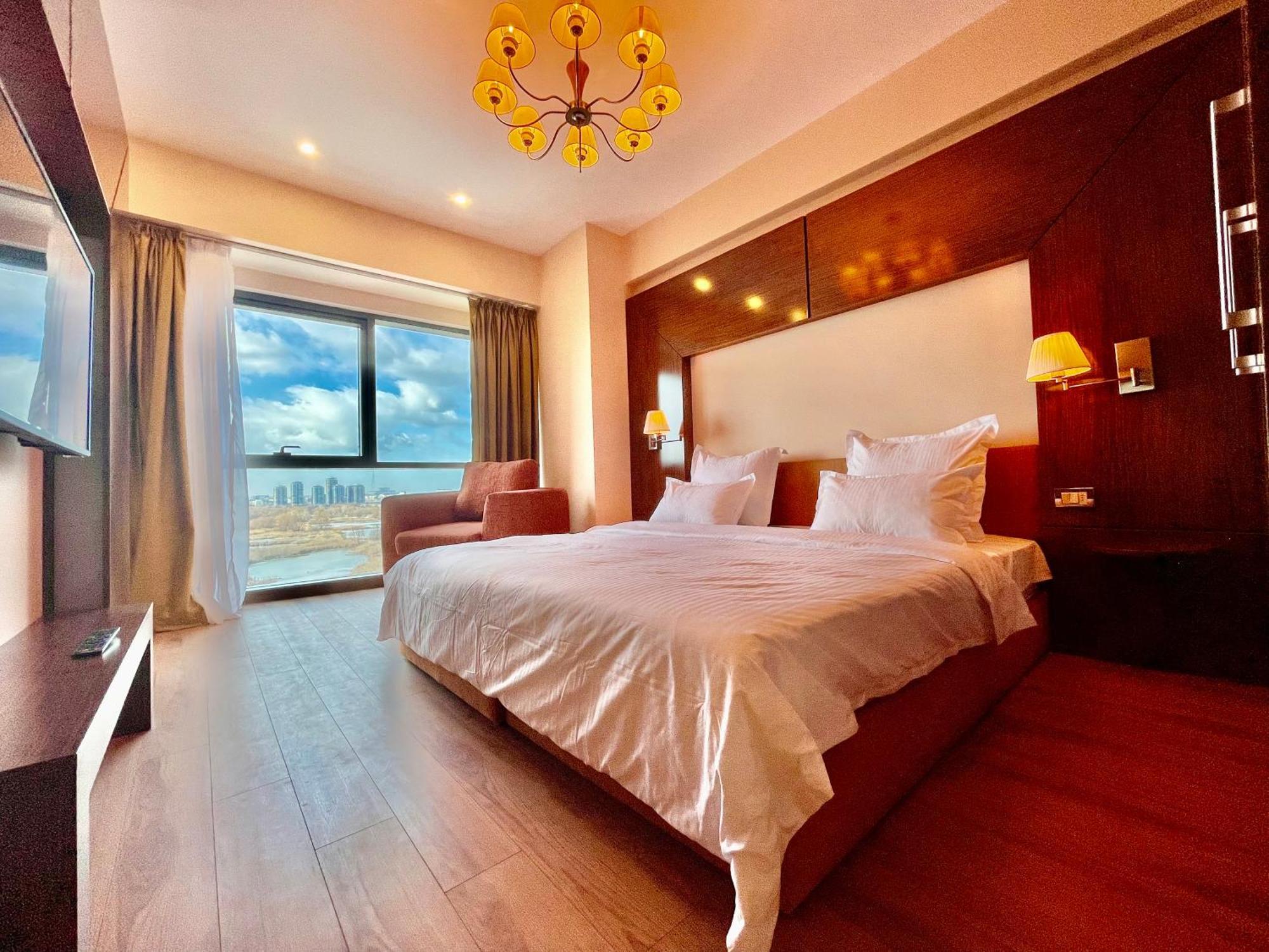 Royal Studio Apartment With A Perfect View - Yamaluxe Bukareszt Zewnętrze zdjęcie