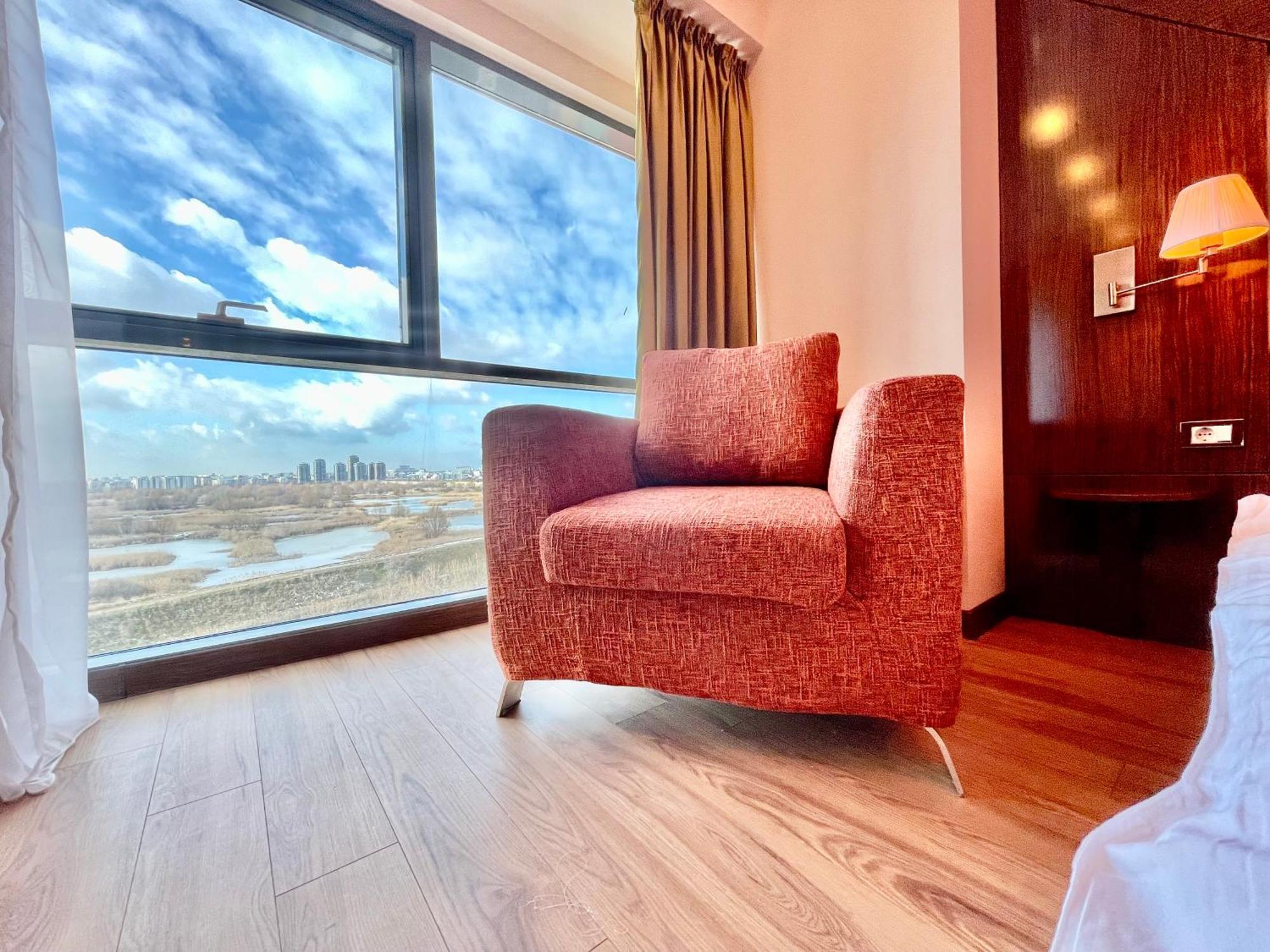 Royal Studio Apartment With A Perfect View - Yamaluxe Bukareszt Zewnętrze zdjęcie